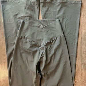 Sunzel Flare Leggings, Crossover Yoga Pants with Tummy Control medium